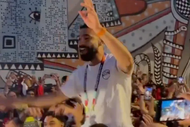 حضور محمد صلاح در جشن خیابانی مصریها در ونکوور پس از پیروزی مهم مقابل نیوزیلند