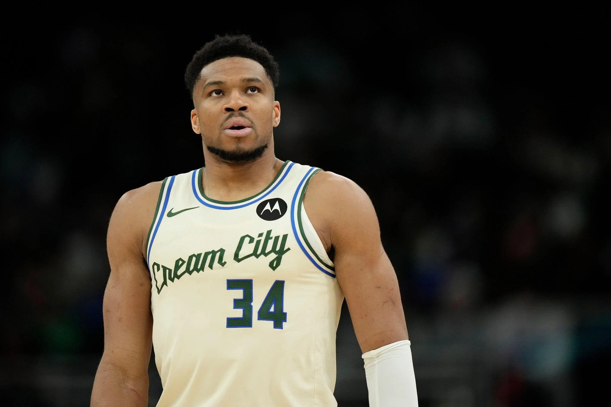 بسکتبال NBA | یانیس آنتتوکومپو به میامی هیت ترید شد