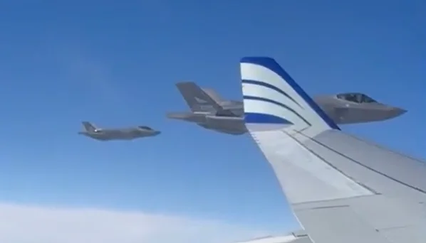 ادای احترام نیروی هوایی به ستارههای نروژ؛ جنگندههای F-35 کاروان تیمملی را اسکورت کردند!