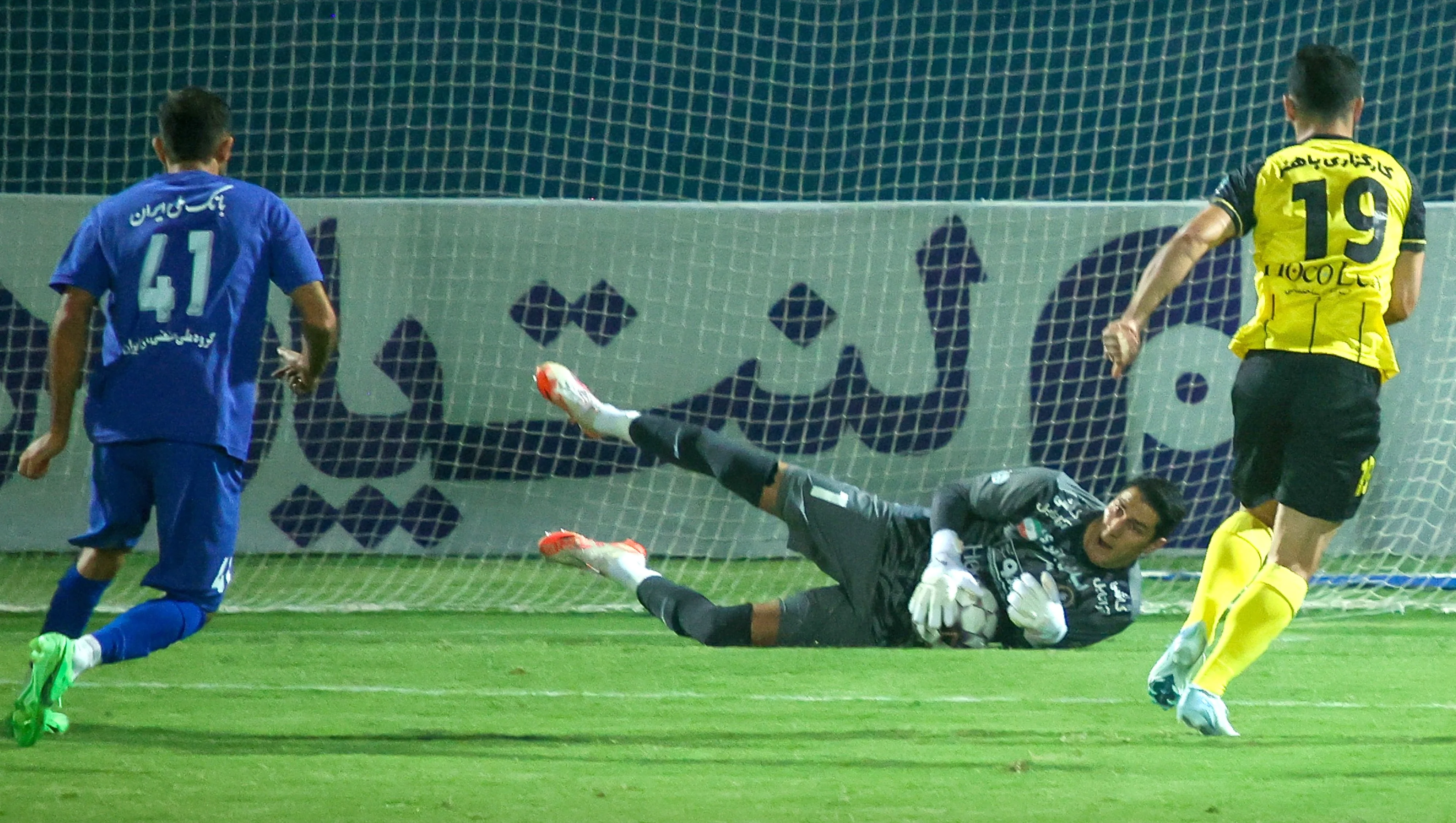 غیررسمی؛ محمدرضا اخباری به پرسپولیس پیوست
