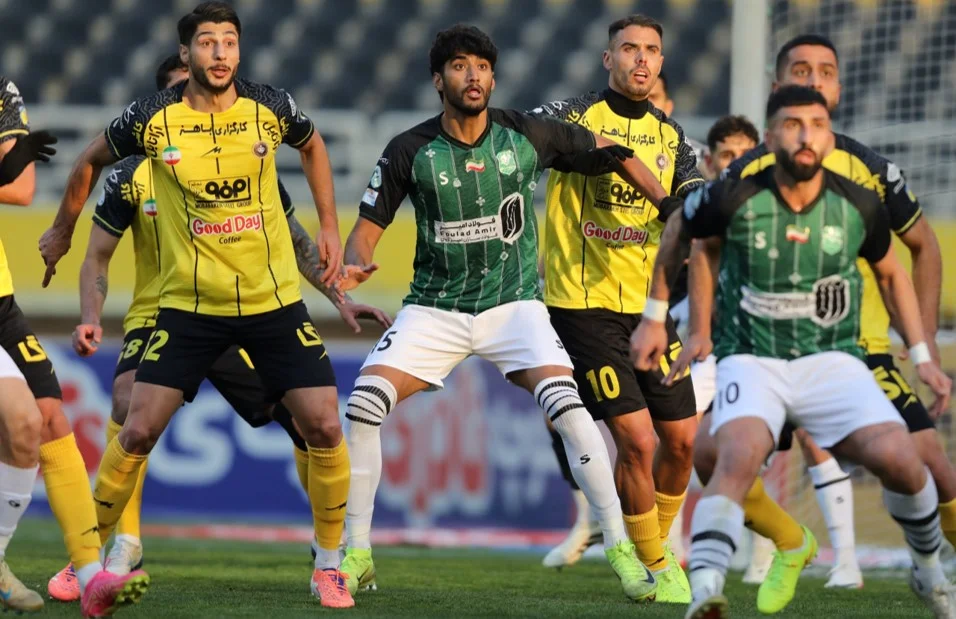 مسعود محبی مدافع خیبر - محمدمهدی محبی مهاجم سپاهان و بازیکن جدید پرسپولیس - علی شجاعی بازیکن سابق پرسپولیس و خیبر - لیگ برتر ایران