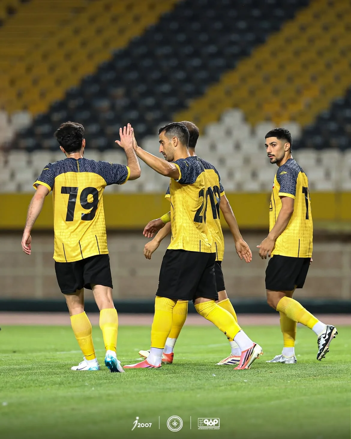 چادرملو 0-2 سپاهان؛ غروب تلخ اردکانیها در یزد؛ طلاییپوشان با درخشش حاجصفی فاتح میدان شدند