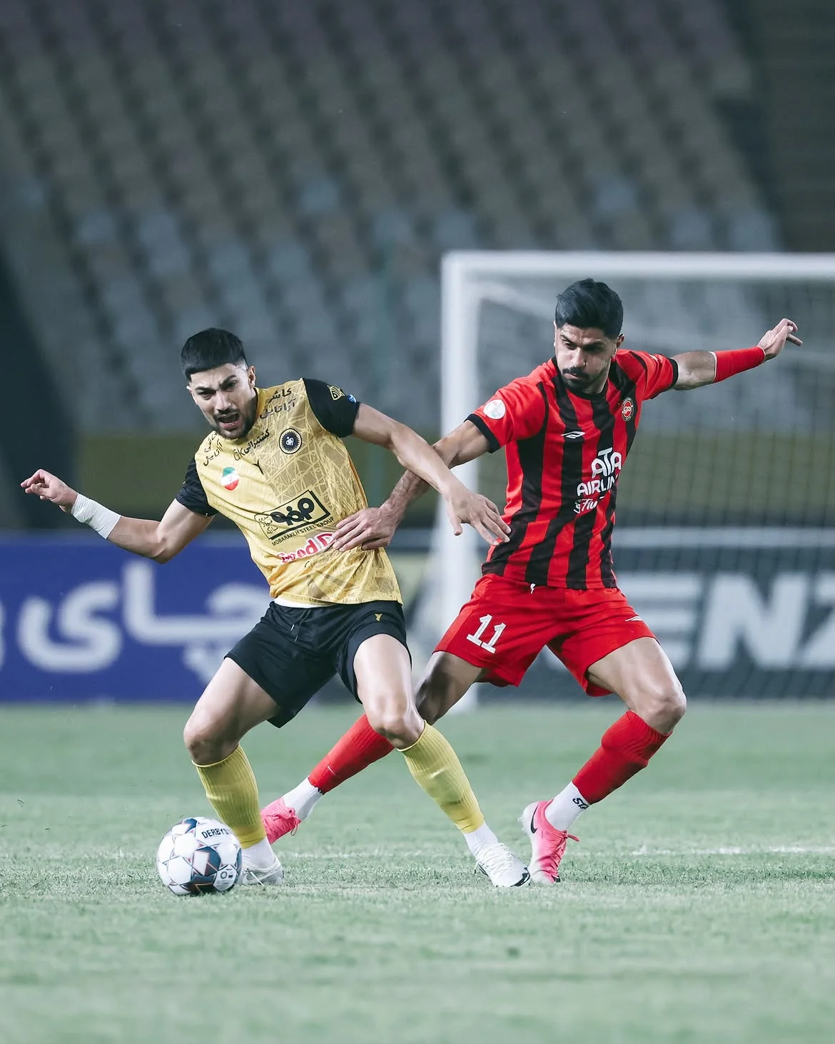 سپاهان 0-2 تراکتور؛ آتشبازی حسین زاده در نصفجهان؛ نکونام عدد 2 را دوست دارد!