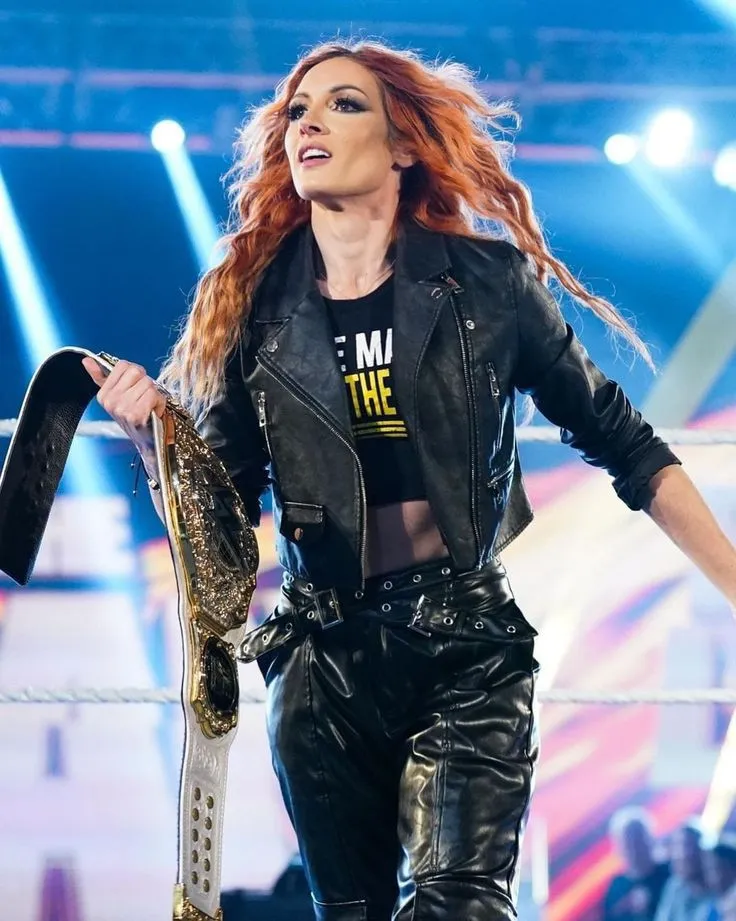 چرا بکی لینچ مقام بالایی در WWE دارد؟