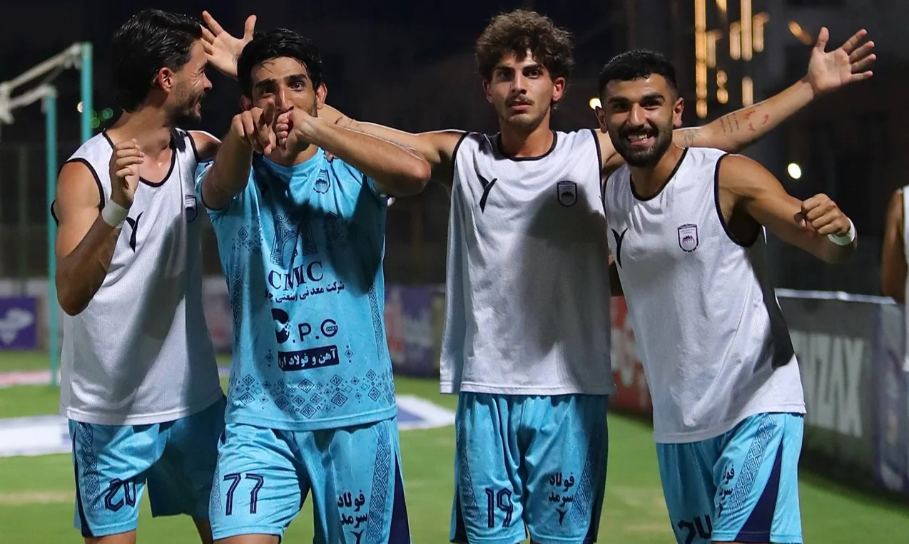 صنعت نفت 1-2 چادرملو؛ روزهای پایانی بازیکن سابق پرسپولیس در آبادان؟ نفتیها سوختند، اردکانیها جشن گرفتند