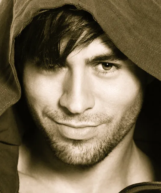 دانلود آهنگ Enrique Iglesias & Ciara - Takin' Back My Love
