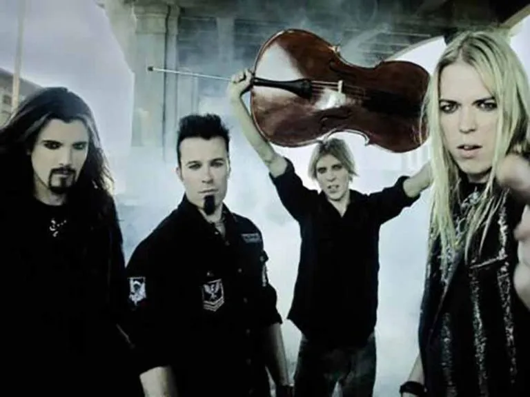 دانلود آهنگ خارجی Not Strong Enough از Apocalyptica و Brent Smith