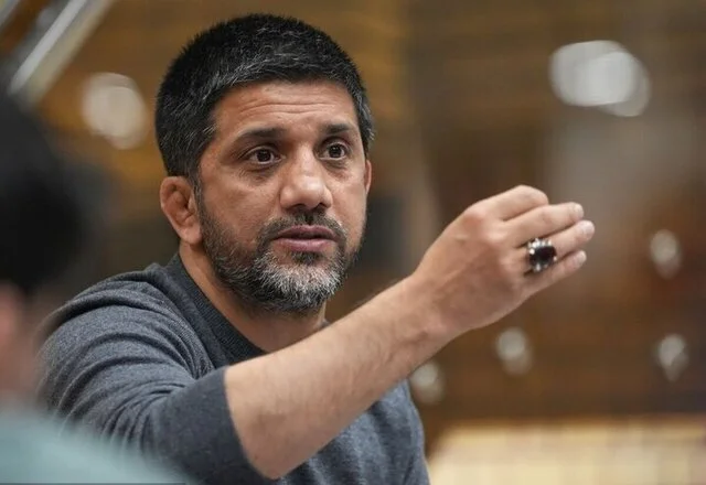 علیرضا دبیر: نظام باید تکلیف فوتبال را مشخص کند، اینطوری نمیشود! از جام جهانی بالا نرفتیم و ناراحتیم