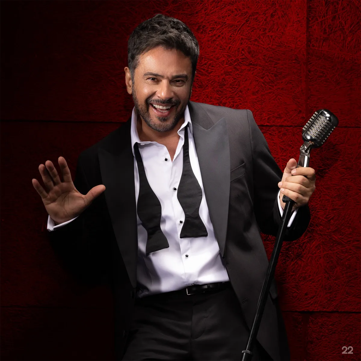 دانلود آهنگ Emre Altuğ – Siyah