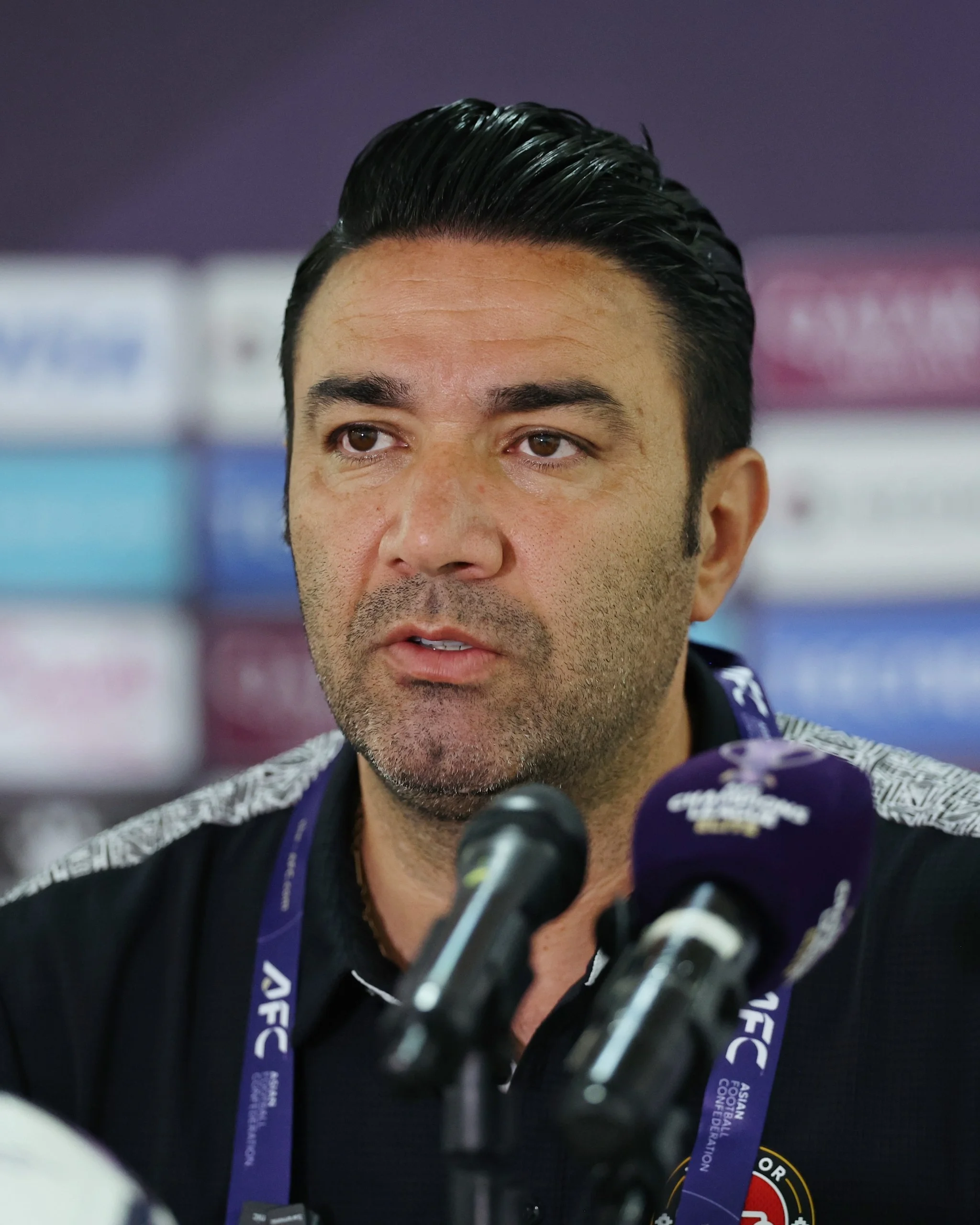سوال سرمربی تراکتور از AFC: چرا تیمهای ما در کشور خودشان میزبانی نمیکنند و باید همهجا مهمان باشیم؟