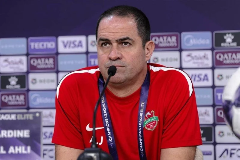 سرمربی شباب الاهلی پیش از بازی با استقلال از آبیها تمجید کرد