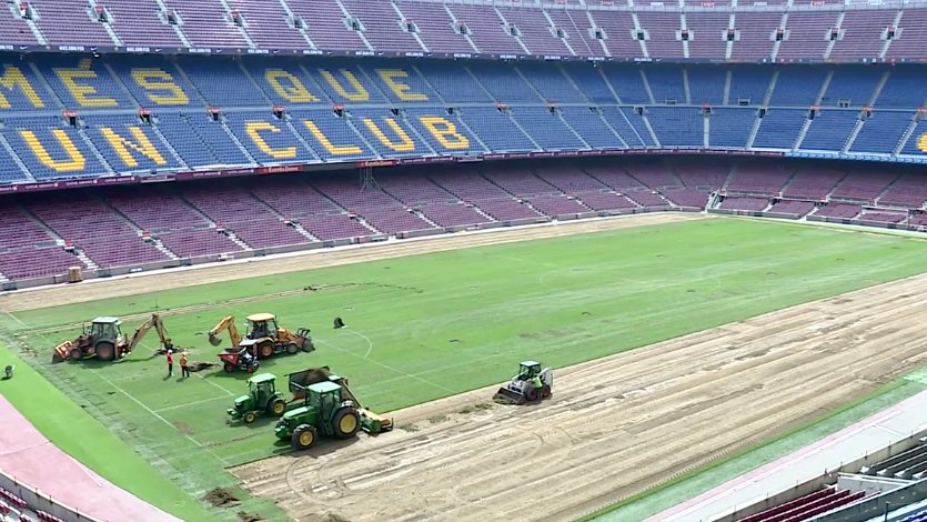 جایگزینی چمن نیوکمپ با چمن هیبریدی : { FCB }