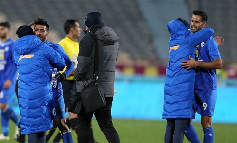 لیگ برتر فوتبال - البسه استقلال