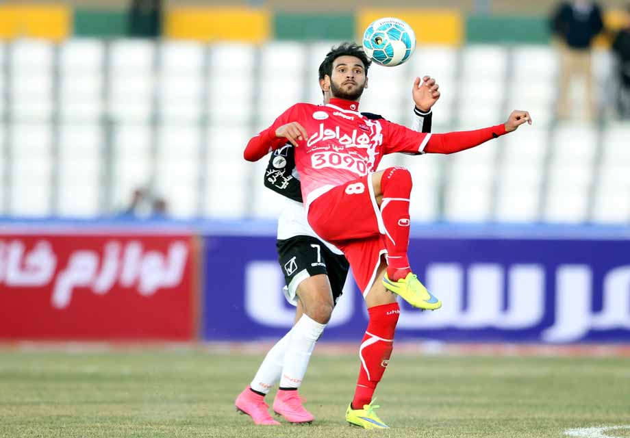 احمد نوراللهی قرارداد خود را یک فصل دیگر با پرسپولیس تمدید کرد