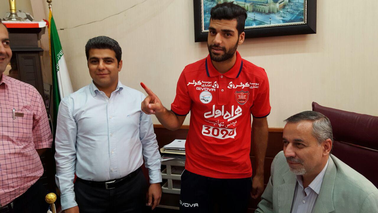 قرارد طارمی با پرسپولیس در هیات فوتبال ثبت شد