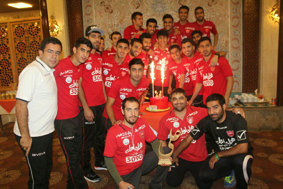 پرسپولیسیها برای بیرانوند جشن تولد گرفتند (عکس)