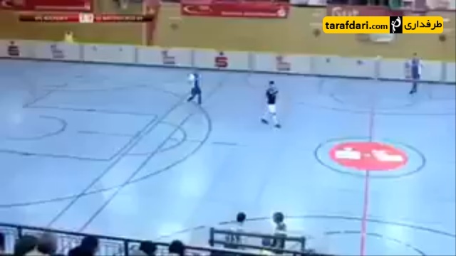 گل استثنایی دروازه بان در فوتسال از مقابل دروازه خودی