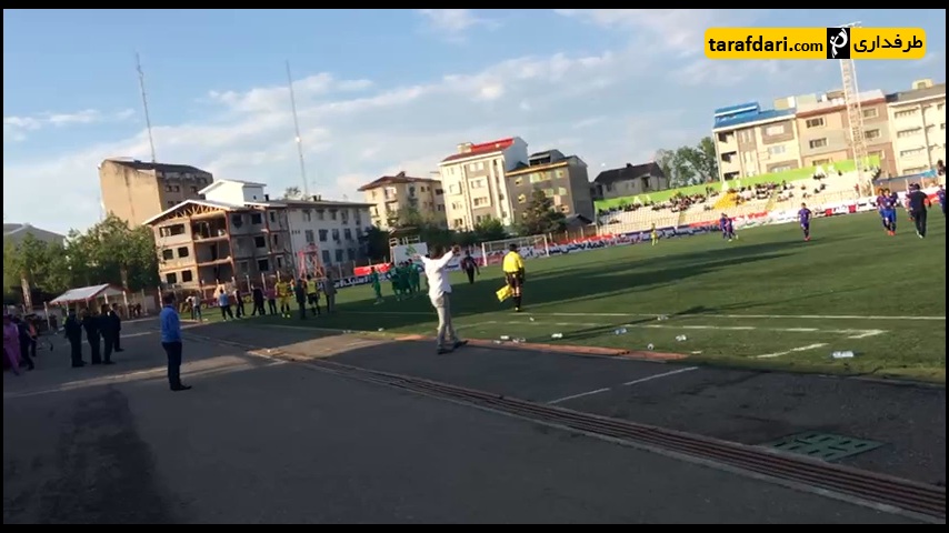 شعار هواداران داماش برای جلوگیری از فحاشی در استادیوم ها - هادی طباطبایی