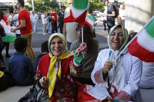 در ستایش چمن لگد کن ها
