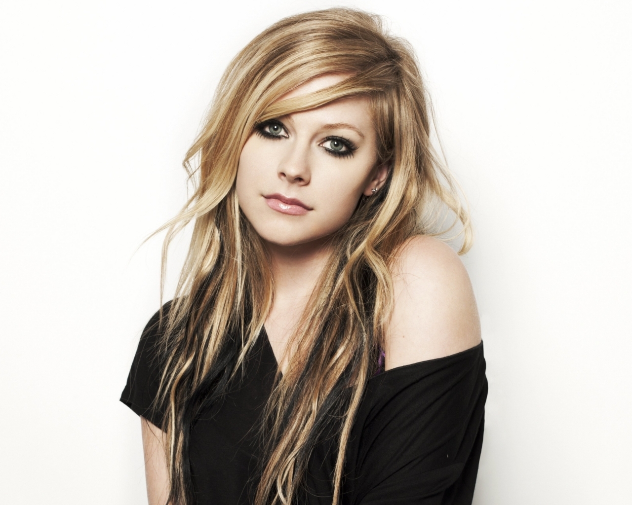 Avril Lavigne - Don't Tell Me