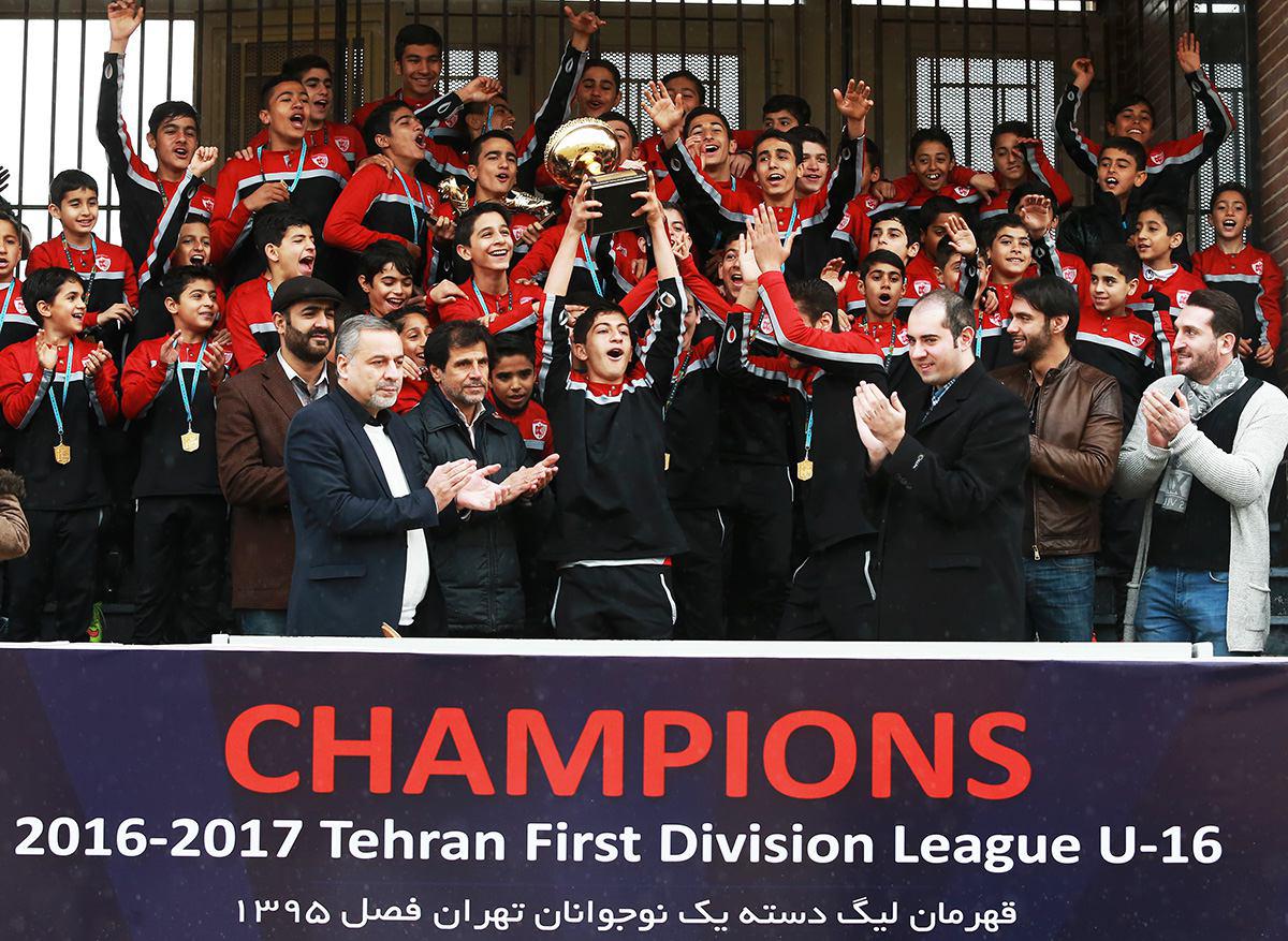 قهرمانی آکادمی کیا-مسابقات فوتبال آکادمی های تهران-کیا-ادموند بزیک-حبیب الله شیرازی