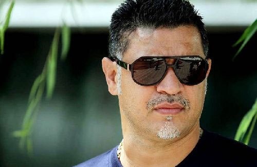 دایی به نیمکت ملوان نزدیک تر شد