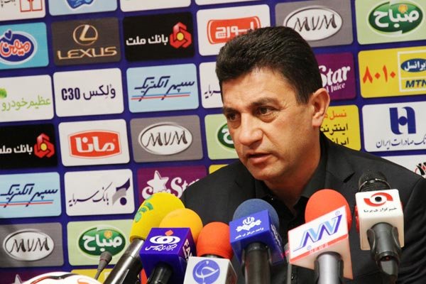 قلعه نویی؛ چمن یادگار امام با وعده ها همخوانی ندارد؛ به باشگاه گفتم هرچه زودتر تکلیف رفیعی را روشن کند