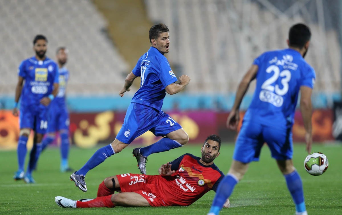 بازی نفت تهران و استقلال
