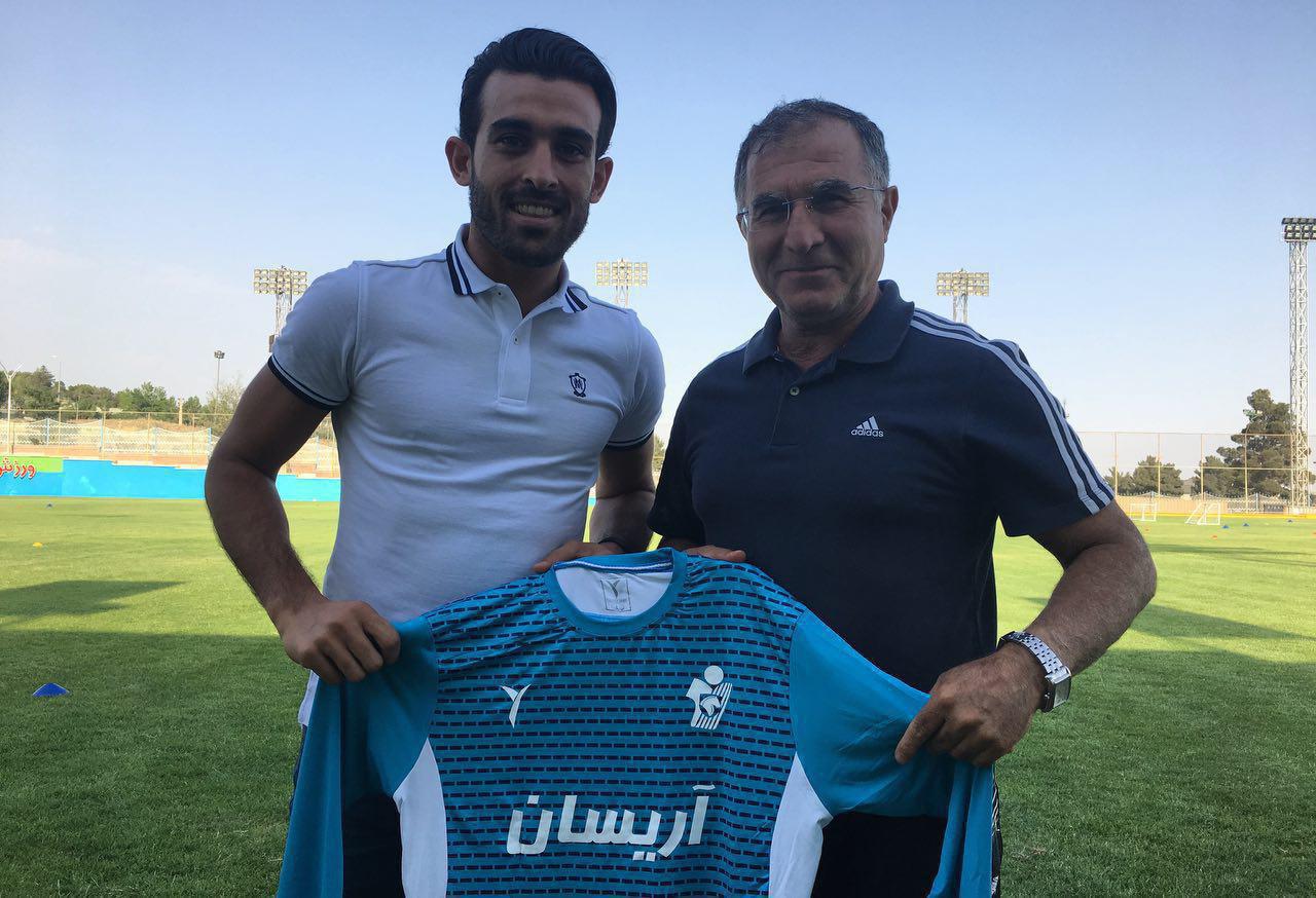 هافبک فصل گذشته استقلال و پیکان