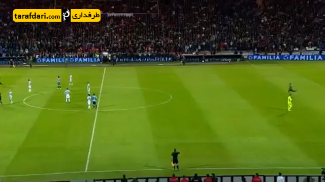 ویدیو؛ ورود هوادار آرژانتینی به زمین برای در آغوش کشیدن مسی در بازی دیشب