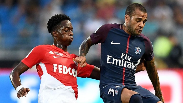دفاع راست برزیلی پاری سن ژرمن - دفاع چپ هلندی موناکو