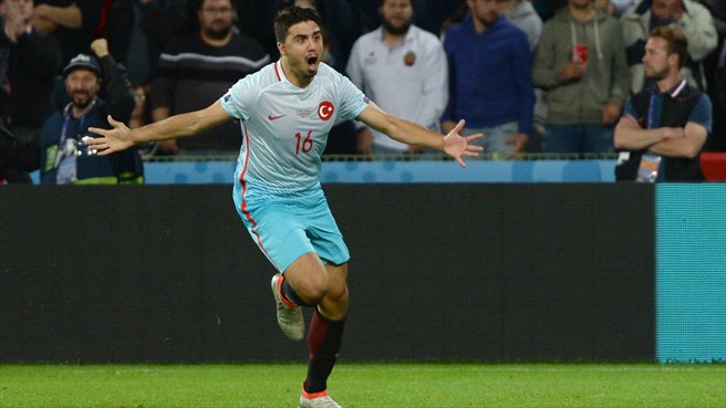 ترکیه 2-0 جمهوری چک؛ ترک ها منتظر تکمیل معجزه می مانند