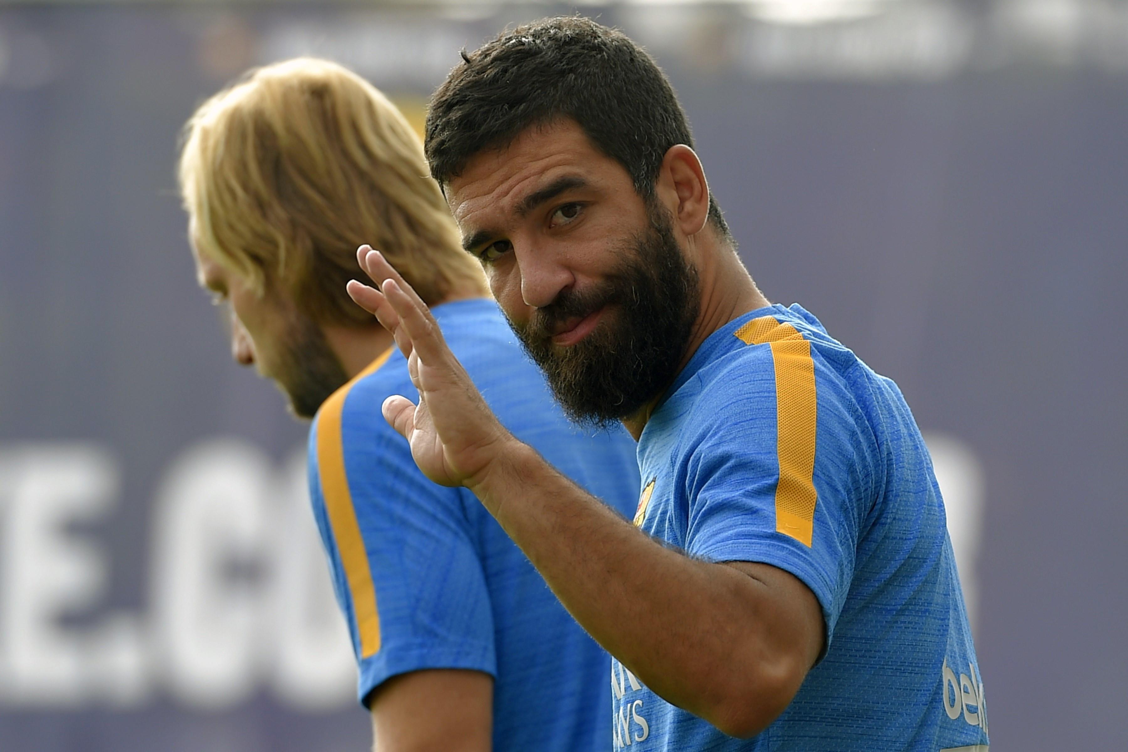 تیم منتخب تاریخ رقابت های یورو از نگاه آردا توران