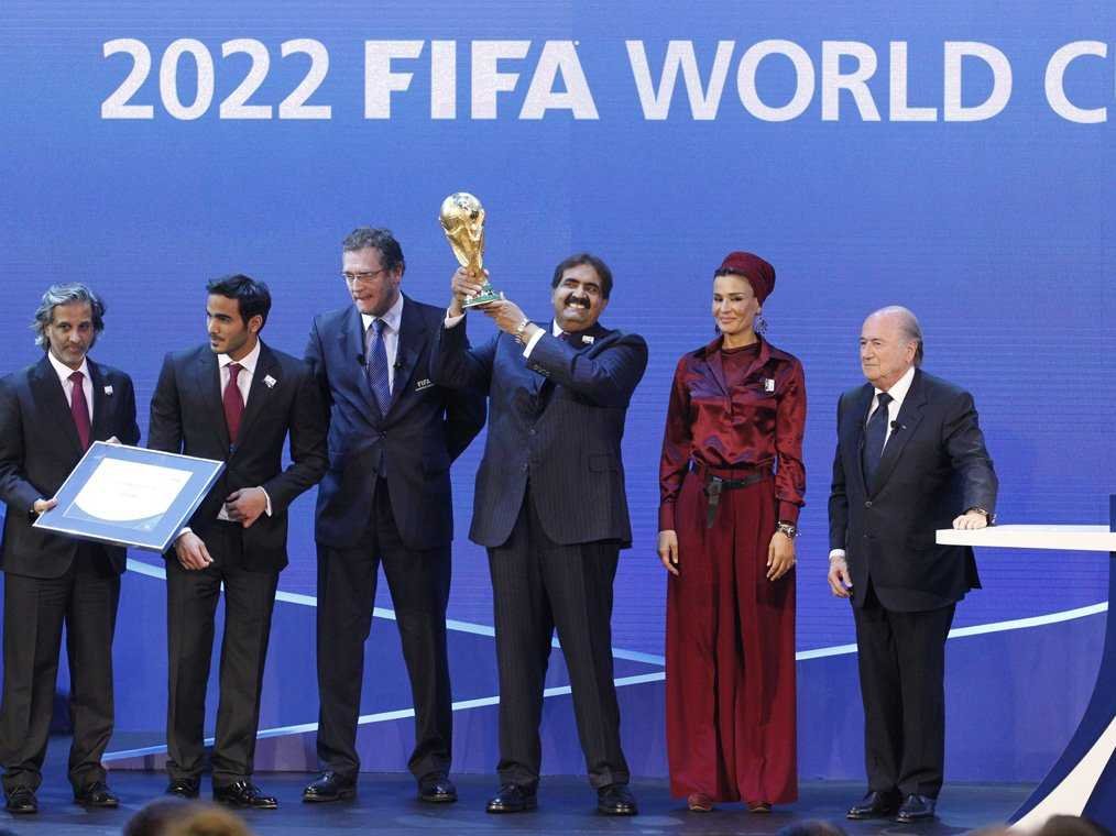 چرا فیفا حتی اگر بخواهد هم احتمالاً نمی تواند میزبانی 2018 و 2022 را از روسیه و قطر بگیرد؟
