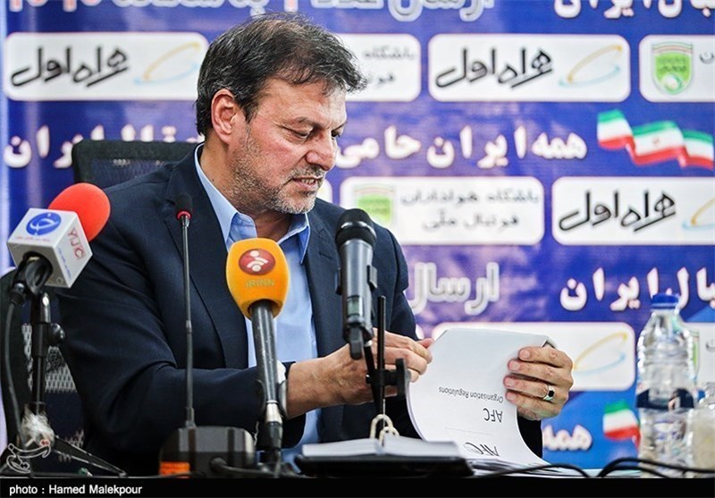 اسدی: من هم جای خاکپور بودم با این شرایط قرارداد امضا نمیکردم