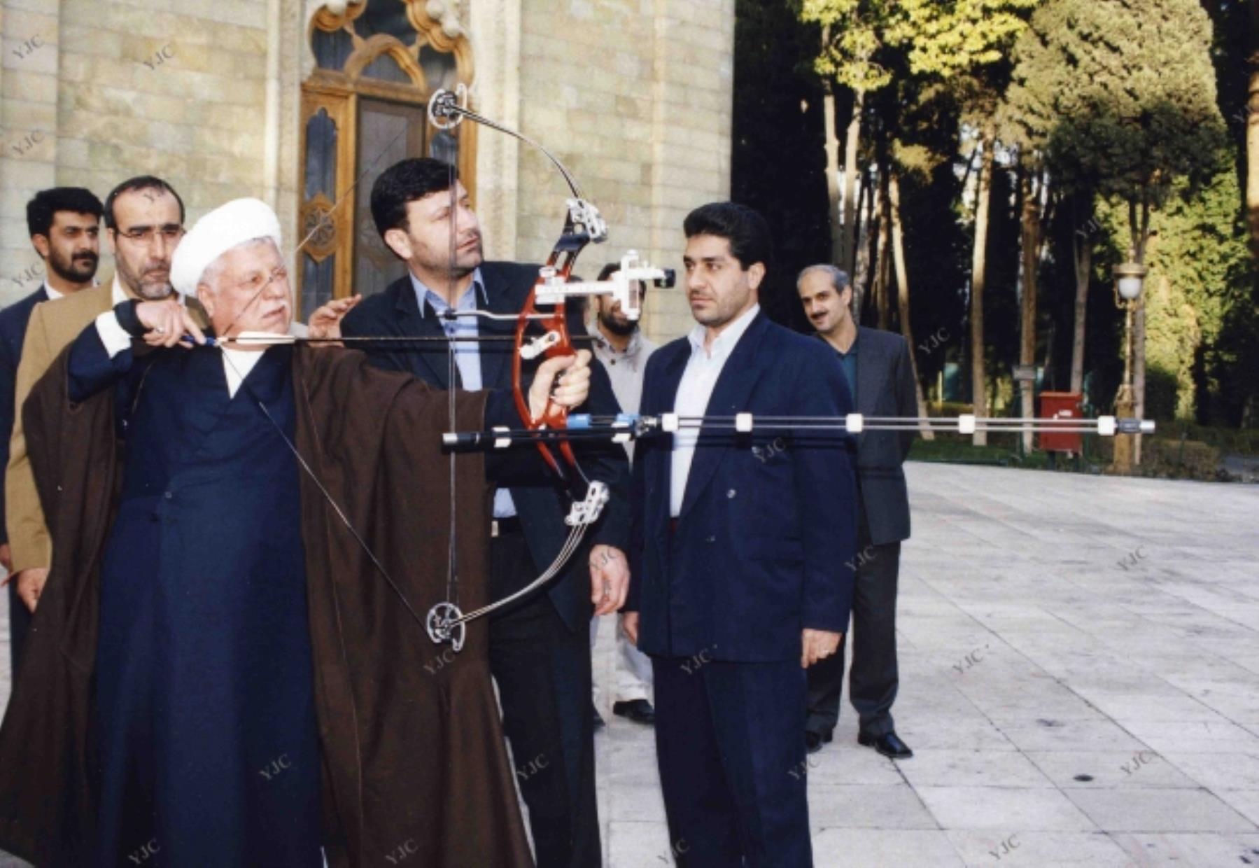 تیراندازی با کمان - تشخیص مصلحت نظام