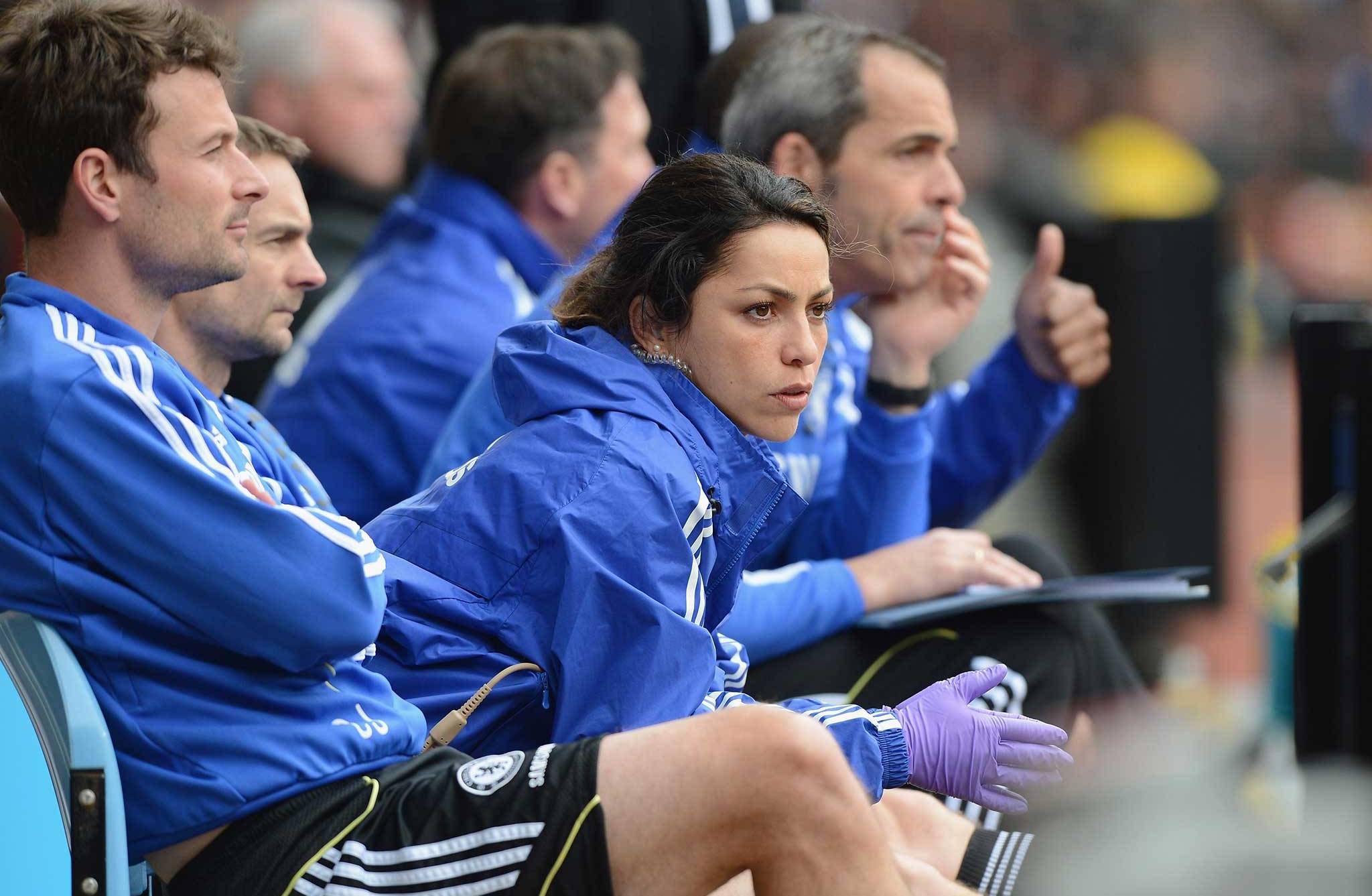 صحبت های پزشک ارشد فیفا، یک وکیل و مادر اوا کارنیرو در خصوص مشاجره با مورینیو