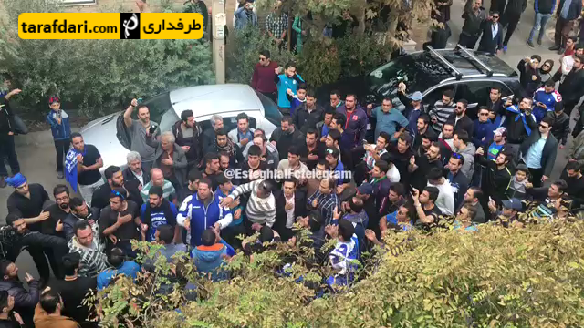 ویدیو؛ هم اكنون درب منزل منصور پورحیدری