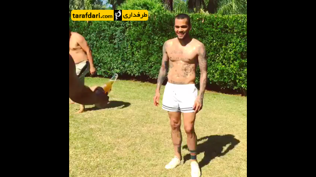 ویدیو؛ وقتی ترفند دنی آلوز برای بازکردن یک شیشه نوشیدنی این بار جواب نمی دهد