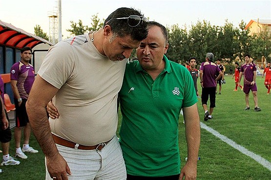 حسینی به مربی ما توهین کرده است
