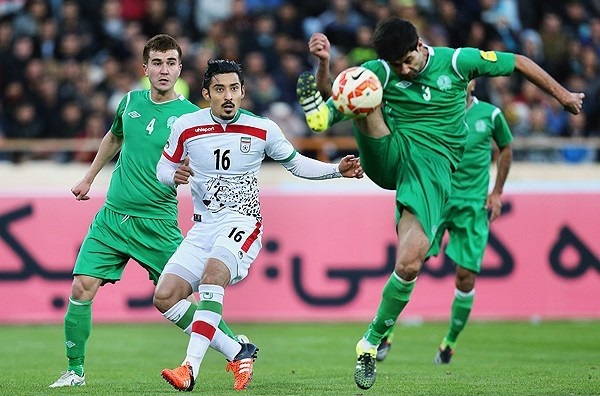 عمان با 103 نفر در ایران؛ داوری ژاپنی قاضی دیدار ایران - عمان