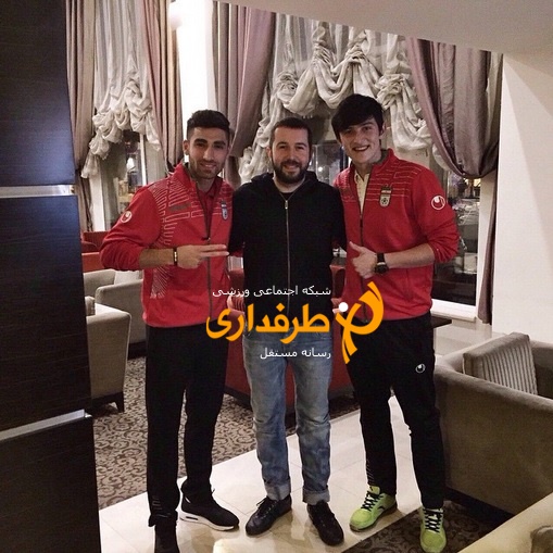 عکس یادگاری آزمون و جهانبخش با خواننده زیرزمینی مشهور