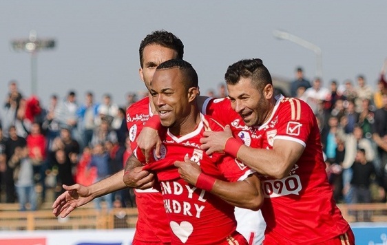 گسترش فولاد 0-2 تراکتورسازی؛ صعود موقت به صدر جدول با سوپر استاری به نام ادینیو