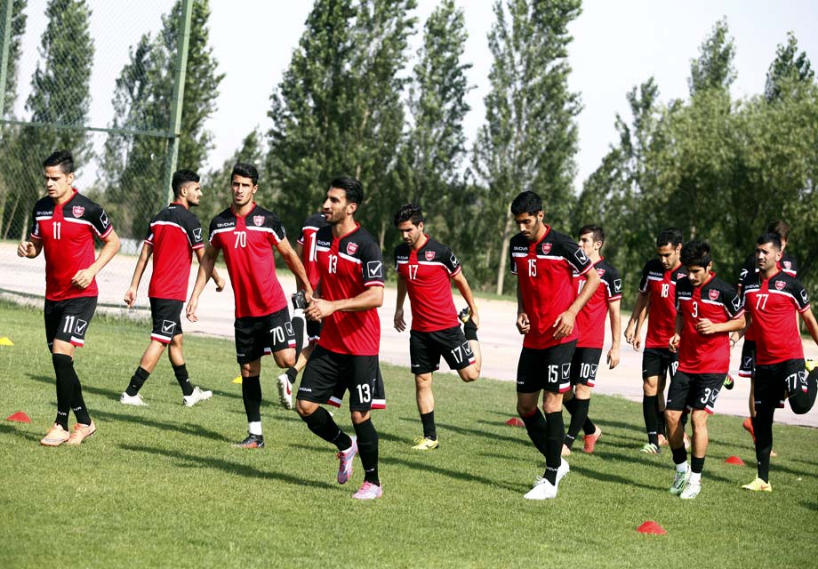 کاروان پرسپولیس بامداد امروز راهی کیف می شود