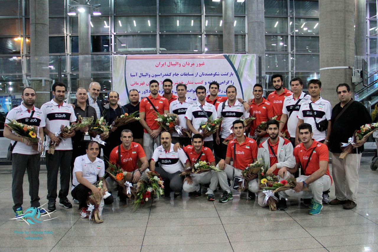 بازگشت ملی پوشان والیبال "ب" ایران با کاپ قهرمانی