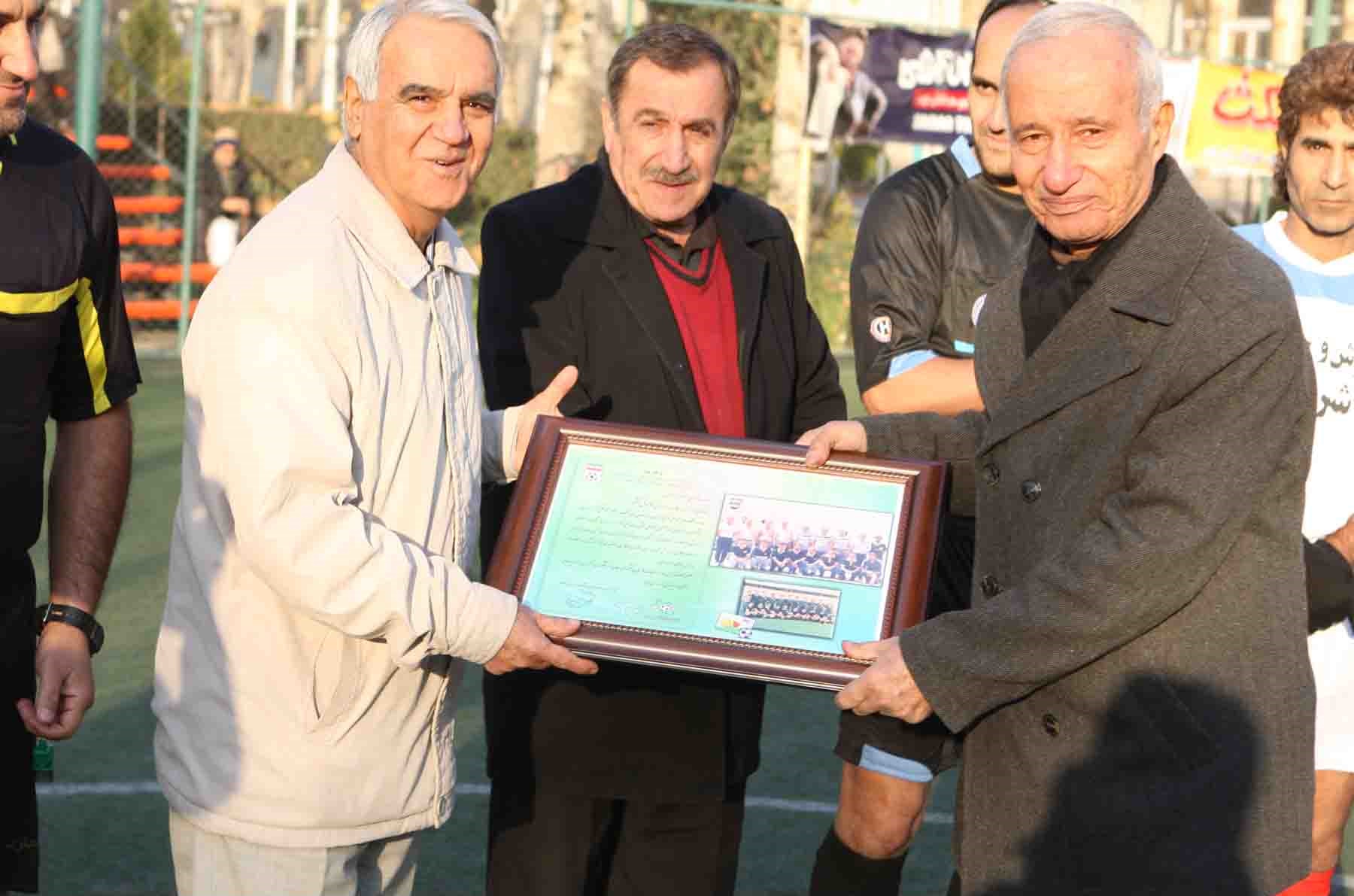 خوشخوان: تنها اشتباه صالحی نزدیکی بیش از حد به صحنهها بود