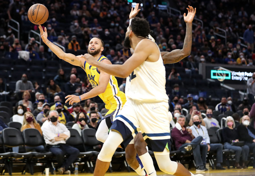 فصل عادی NBA | شکست لیکرز مقابل فیلادلفیا؛ گلدن استیت برد