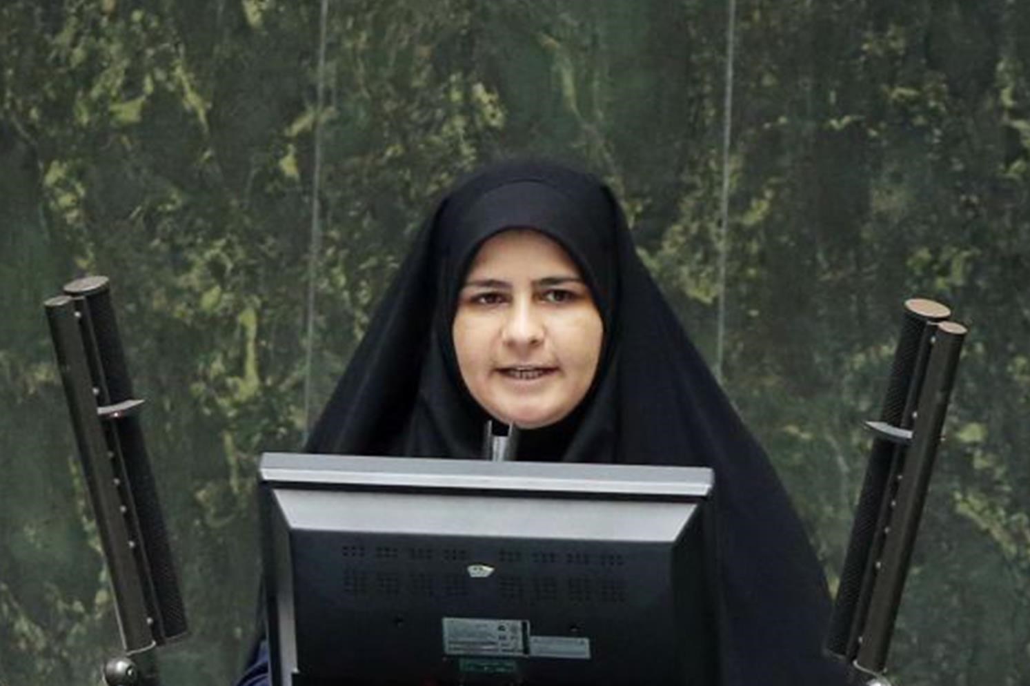 معصومه پاشایی، نماینده مجلس: من به خاطر جایگاهم راحت به استادیوم آمدم اما بانوان هم باید بیایند