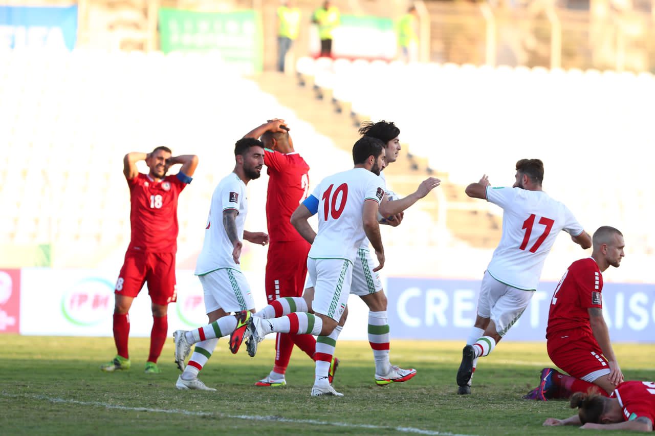 بازیکنان تیم ملی هم معاند و مغرض هستند و باید تحت تعقیب قرار بگیرند؟
