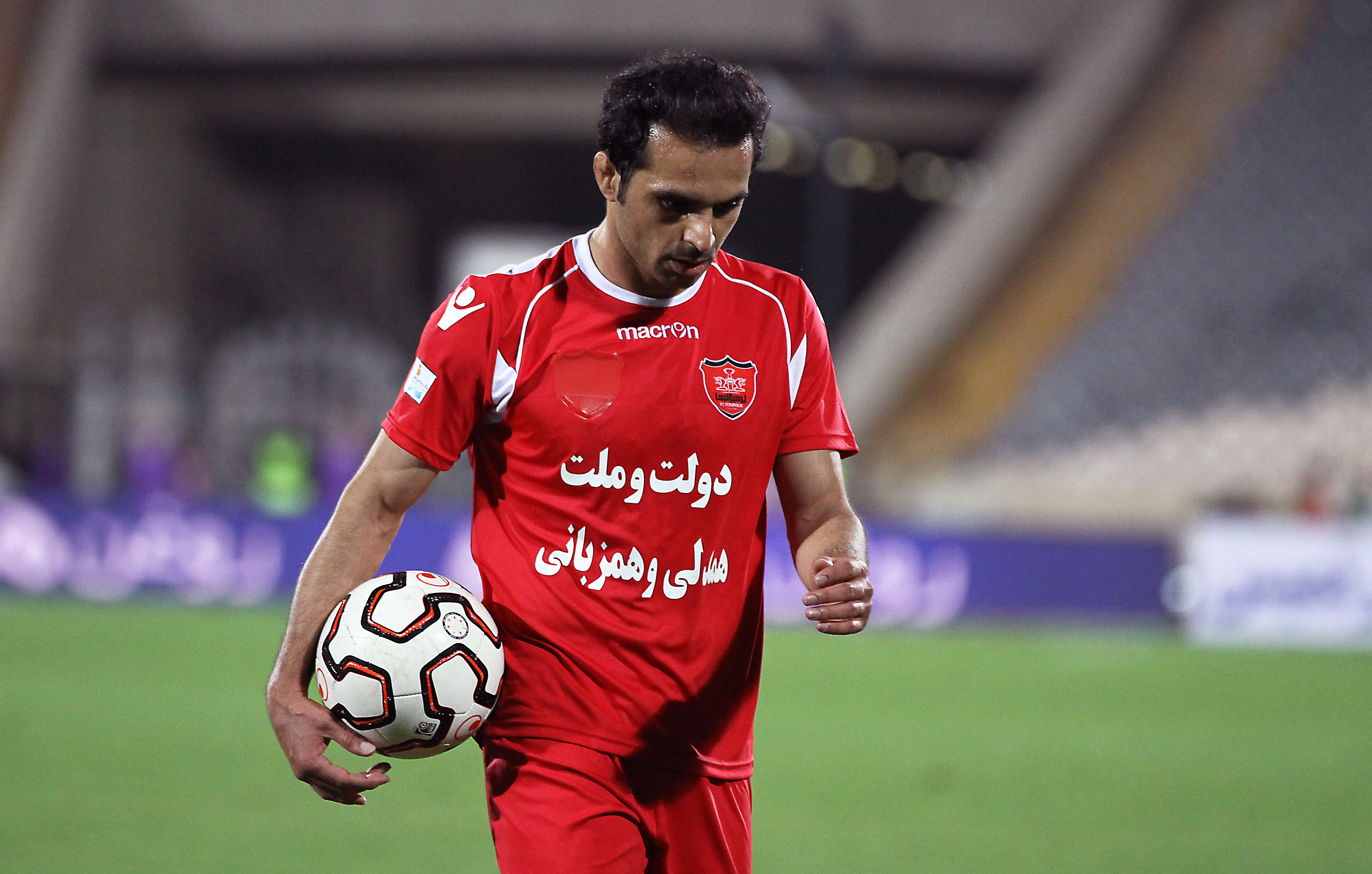 دریغ از یک بنر؛ رامشگر آبروی پرسپولیس را خرید!